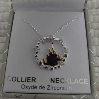 Collier disneyland Paris
pendentif château disney