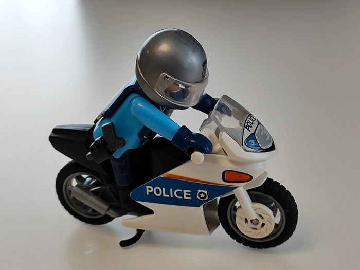 Moto de police Playmobil - photo numéro 5