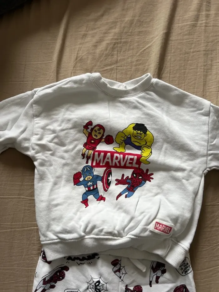 Ensemble jogging et pull Marvel - photo numéro 2