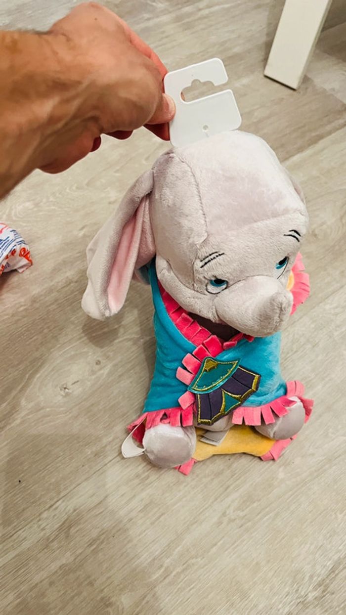 Doudou peluche layette Disney Dumbo neuf - photo numéro 3