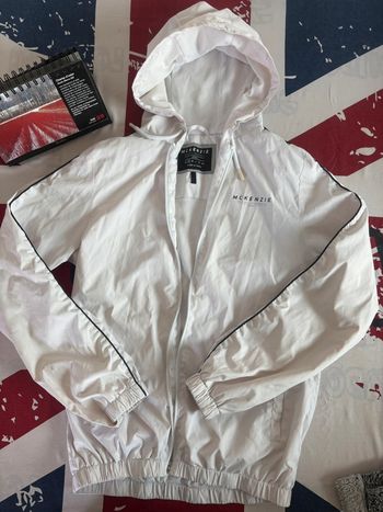 Veste coupe vent Mc Kenzie taille S blanc bandes noir sur les manches