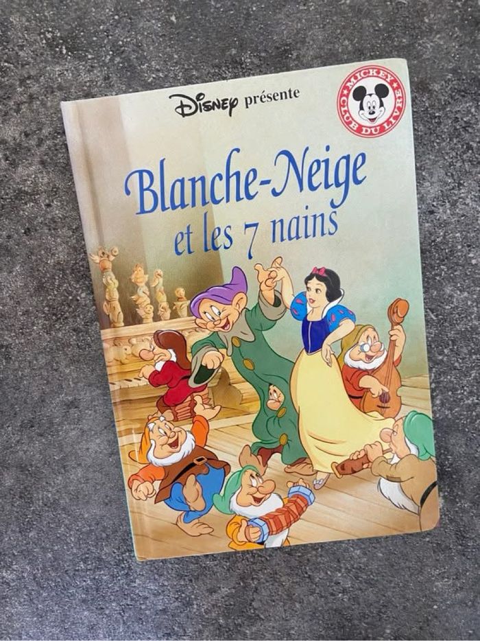 Blanche neige et les 7 nains 📚