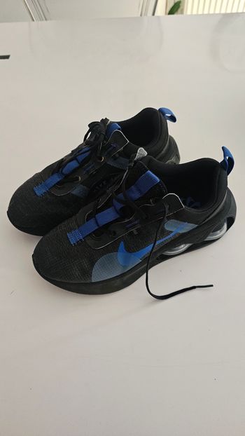 NIKE AIR MAX 2021