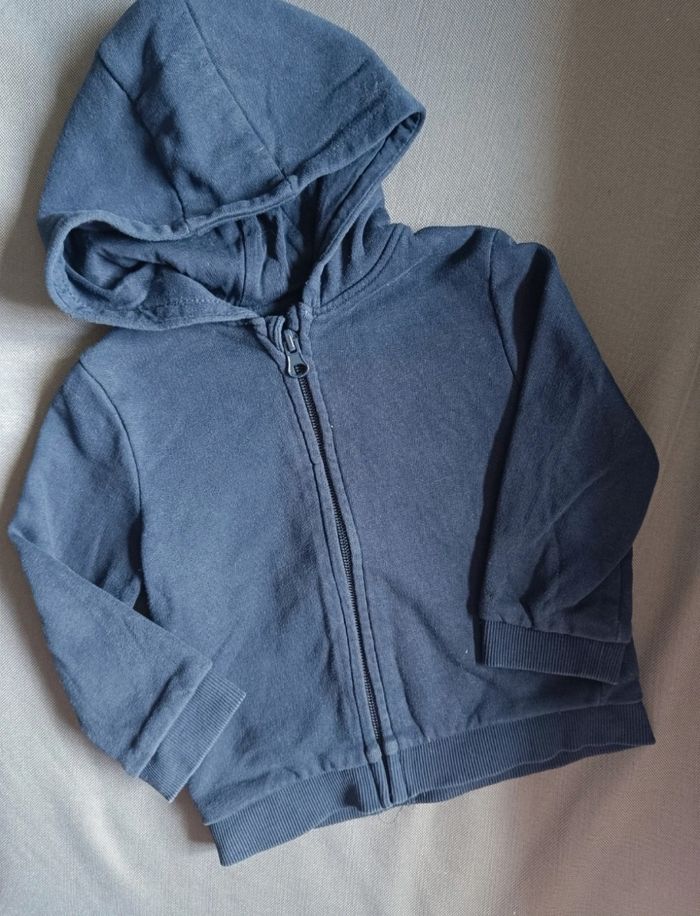 Veste de jogging bleue 🧸 Taille 18 mois 🧸 Kiabi - photo numéro 2