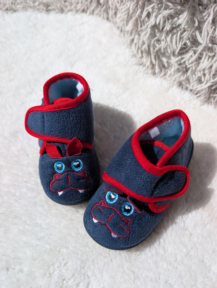 Chaussons taille 22 - photo numéro 2