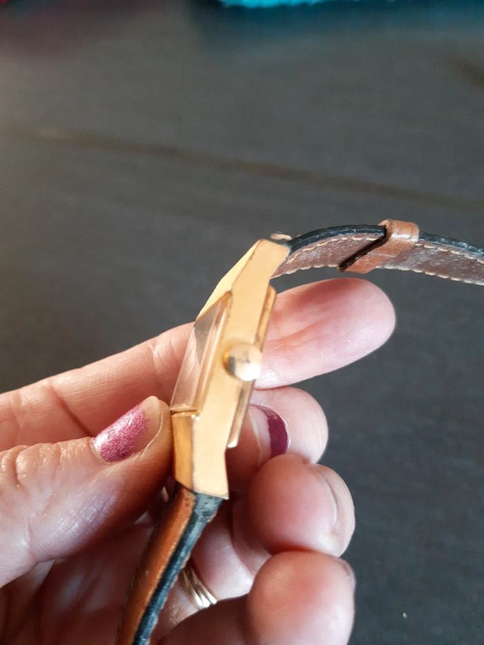 Montre femme plaque or - photo numéro 6