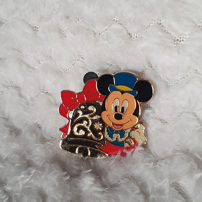 Pin's broche button mickey mouse japon disneyland tokyo