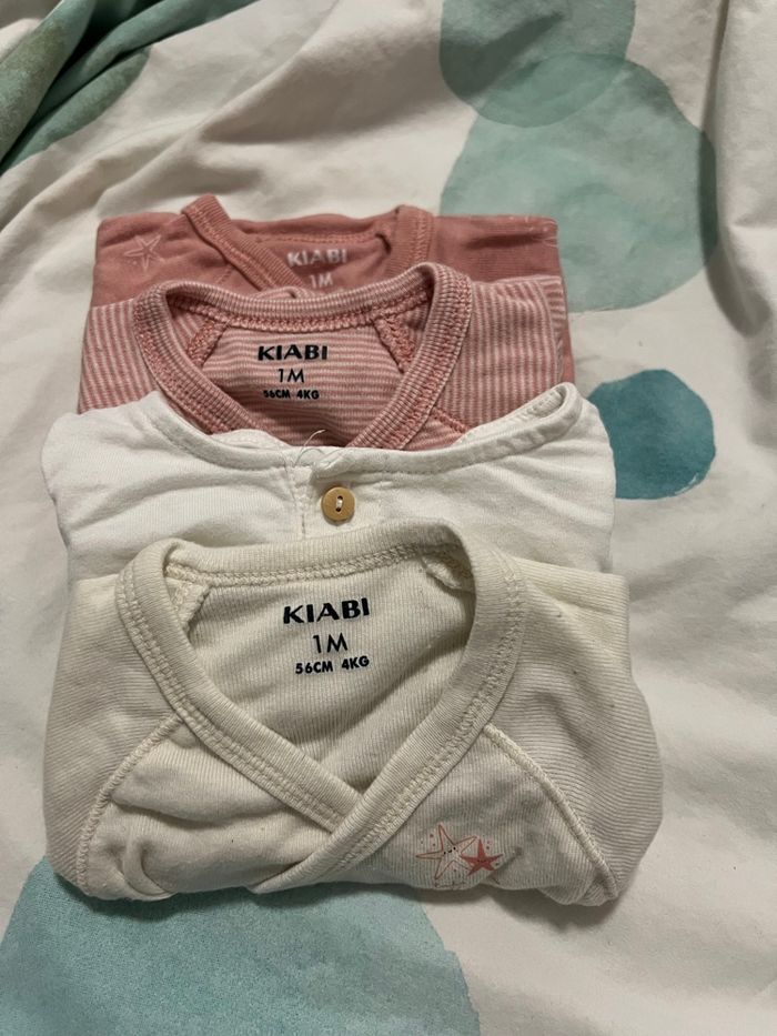 Lot Bodies manches courtes 1 mois