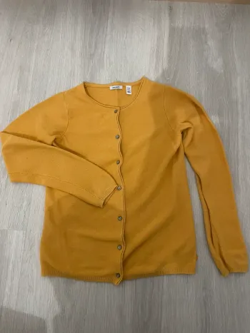 Gilet à boutons moutarde okaïdi