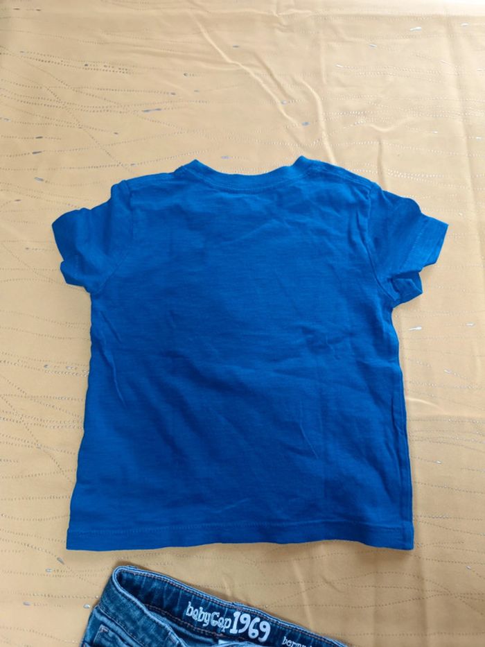 Bermuda en jean et tee-shirt manches courtes Gap 2 ans - photo numéro 4