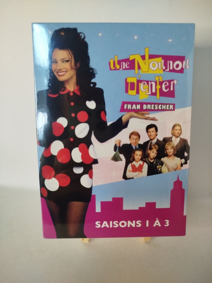 Une nounou d'enfer - Intégrale saison 1 à 3 - DVD (sous blister) - photo numéro 2