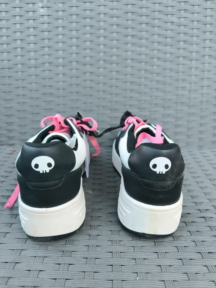 Baskets femme fille Manga neuves Bershka Taille 39 - photo numéro 2