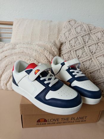 Paire de baskets / sneakers à scratch Ellesse pointure 34 neuves avec étiquettes