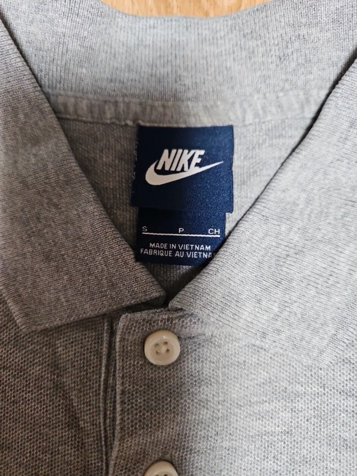 Polo Nike taille S - photo numéro 2