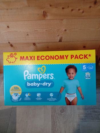 Carton 94 couches Pampers baby dry taille 5