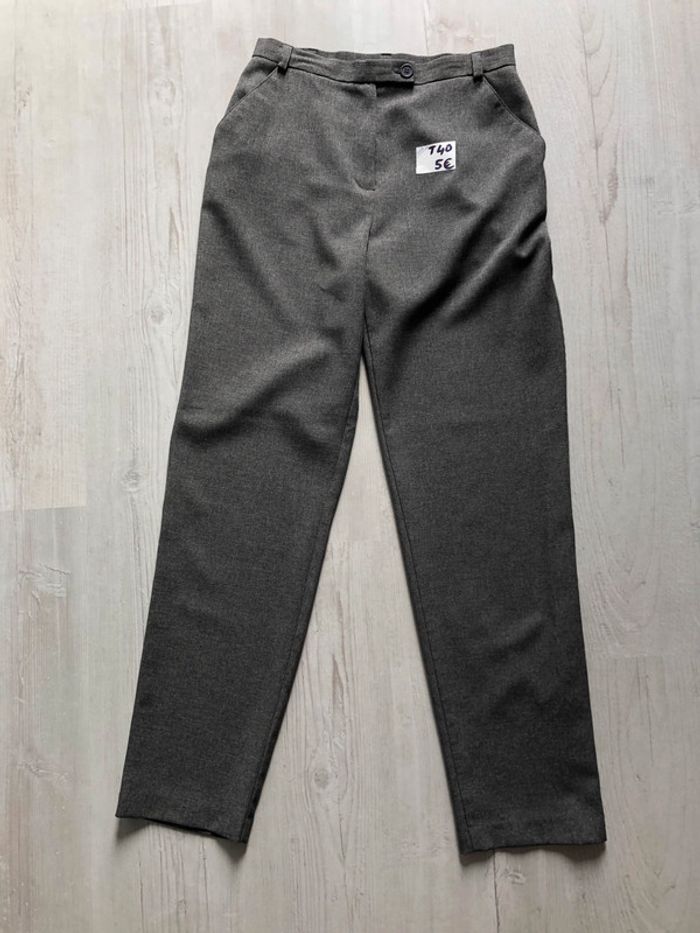 1117--pantalon de tailleur gris T 40 (38) porté 1 fois - photo numéro 3