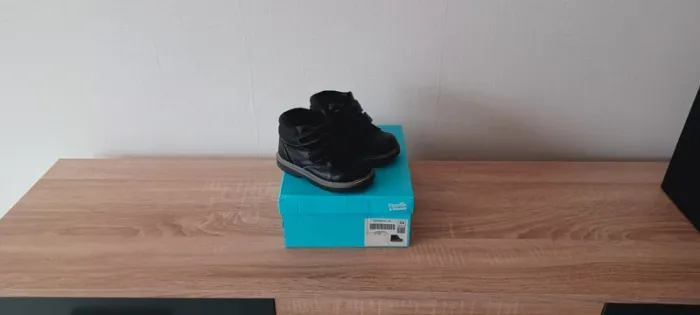 Bottines noires garçon taille 24