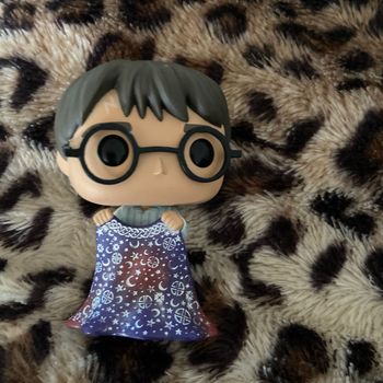 Funko pop Harry Potter avec cape d’invisibilité