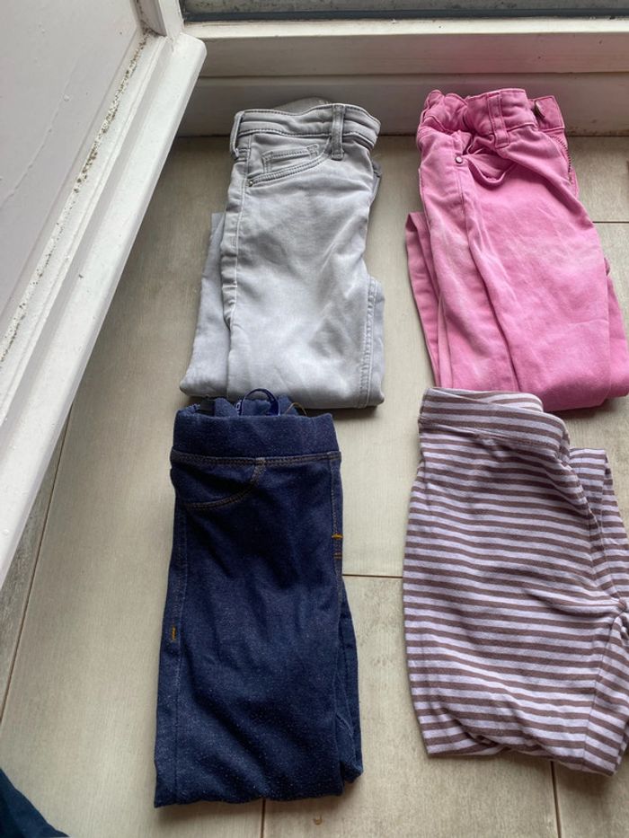Lot de six pantalons, taille huit ans - photo numéro 2
