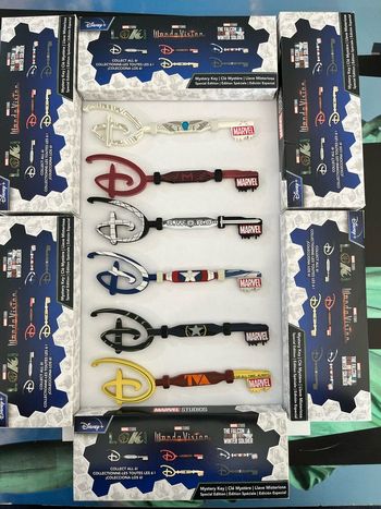 Lot 6 clés disneystore marvel