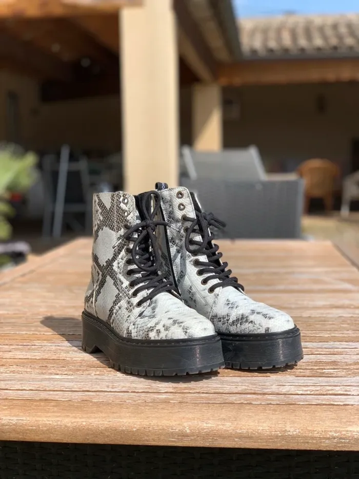 Boots Bronx en cuir blanc imprimé taille 37 - photo numéro 3