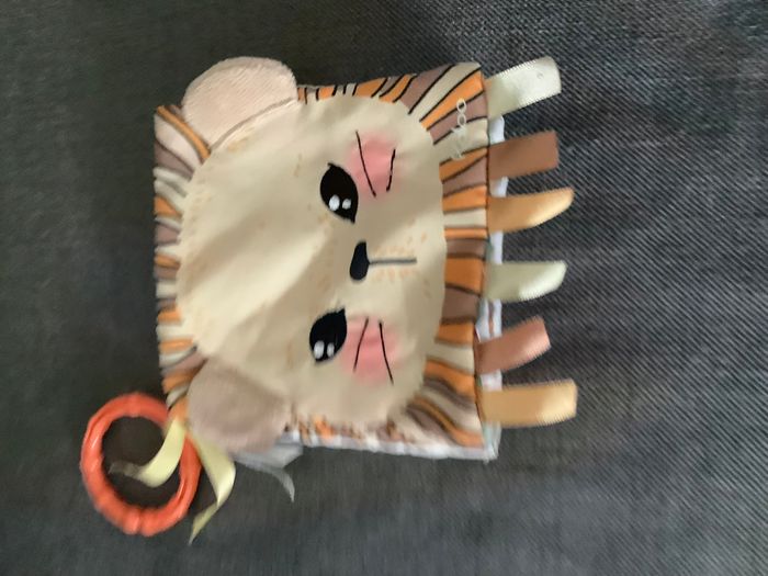 Livre d’éveil sensoriel bébé