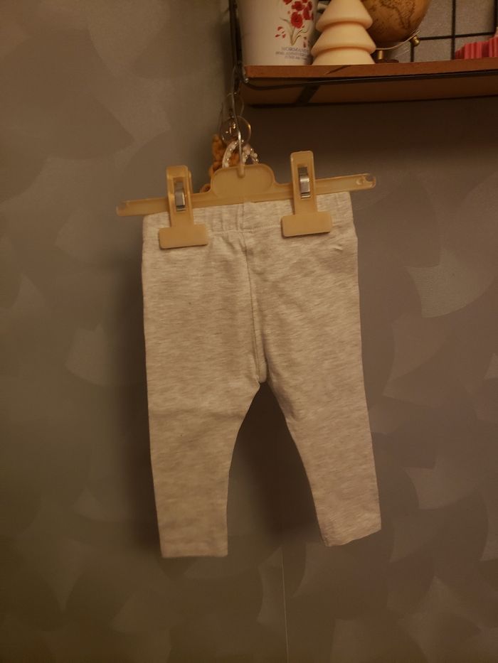 Legging 🎀 Kiabi 9 mois 1€ - photo numéro 3