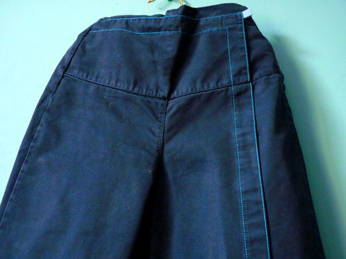 Pantalon Fille Marèse 10 ans bleu marine fleur neuf - photo numéro 3