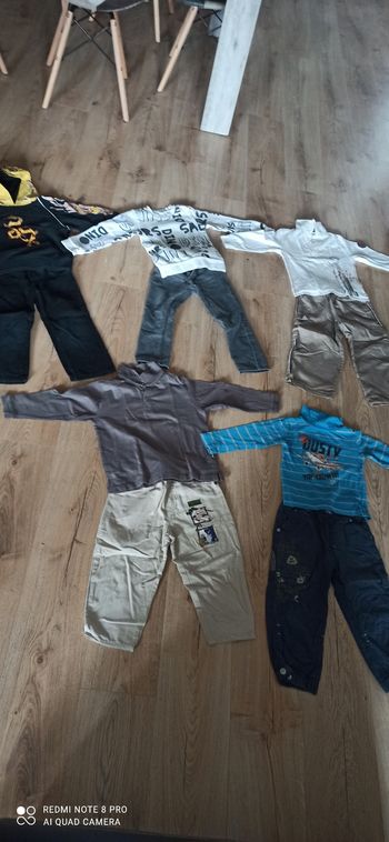 Lot de 5 ensembles 4 ans