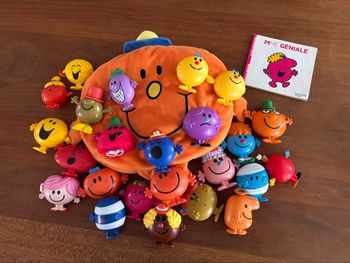 Lot figurines Monsieur Madame McDonald’s + pochette + petit livre