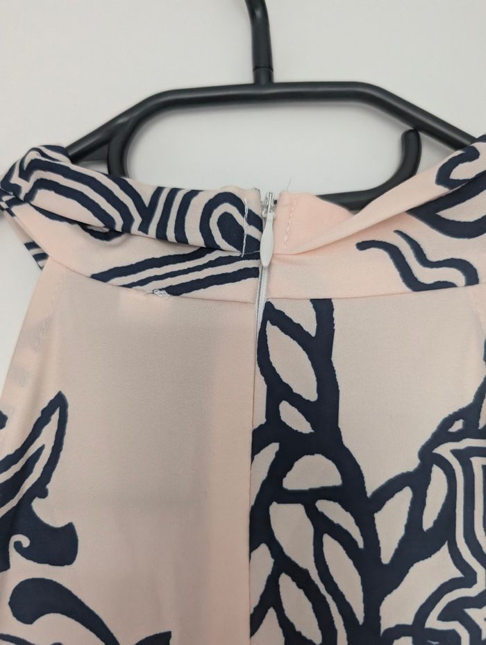 Robe longue dos nu SHEIN – imprimé bleu marine sur fond beige – taille M – neuve sans étiquette - photo numéro 3