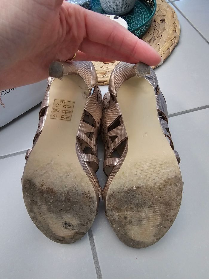 Jolie paires de sandales à talons Texto pointure 36 - photo numéro 4