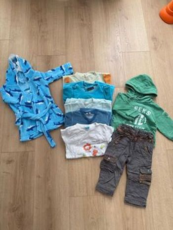 Lot de vêtements