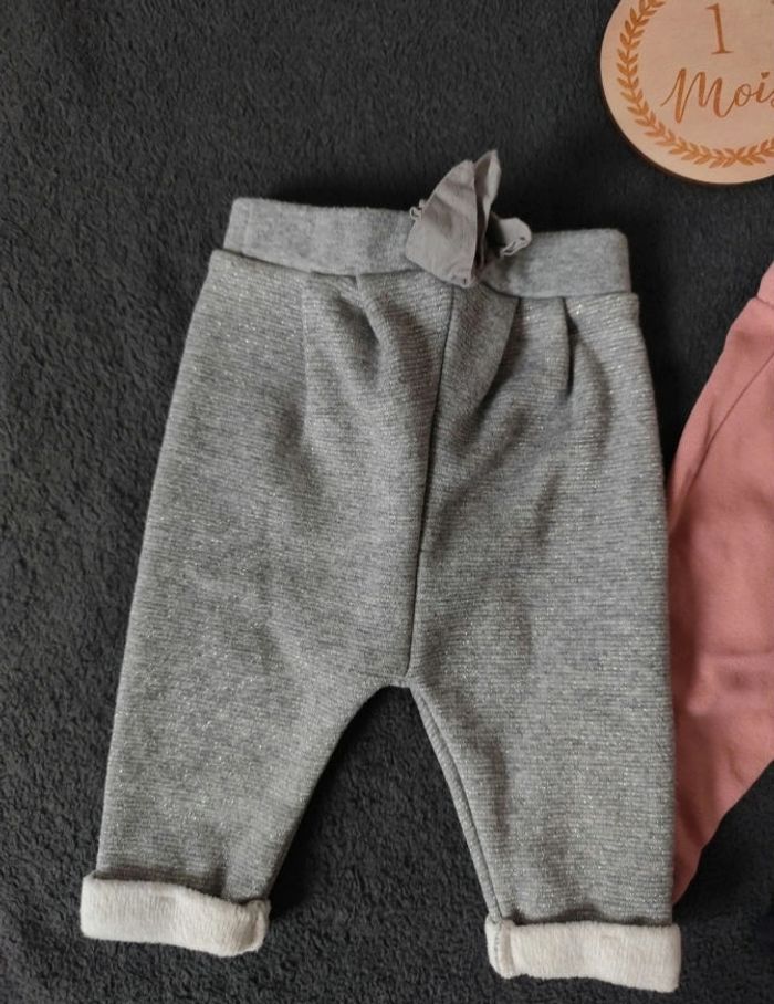 Lot de 4 pantalons, 1 mois, Kiabi đŁ - photo numĂ©ro 3