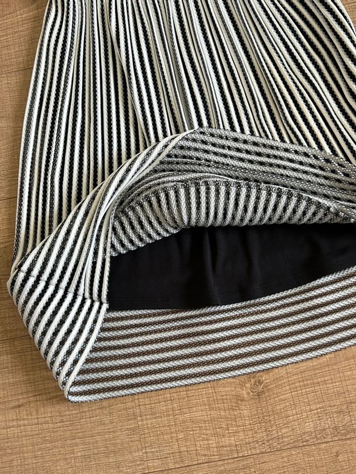 Jupe mi longue patineuse blanche et noire WE taille S TBE - photo numéro 16