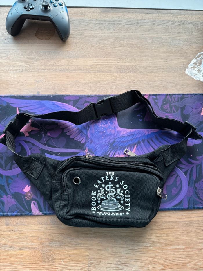 Book eaters Fanny pack