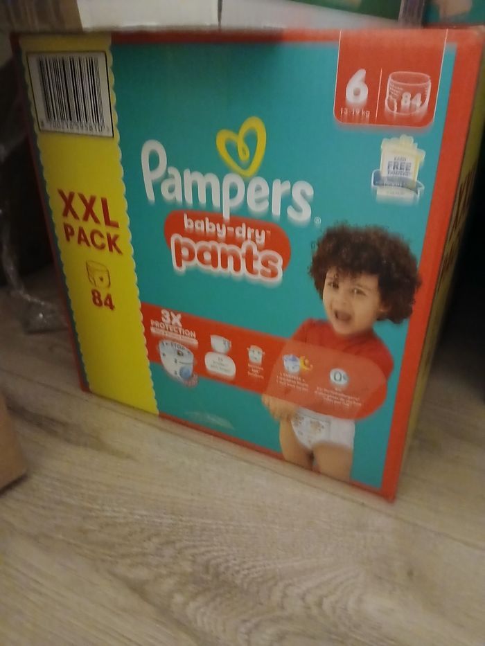 84 couches pampers baby dry pants T6