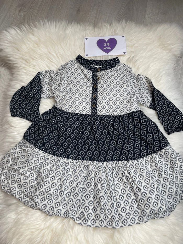 24 mois- Robe noire et blanche - photo numéro 2