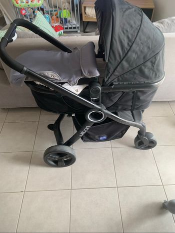 Poussette trio chicco