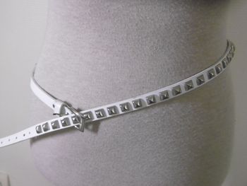 invita ceinture rock en cuir blanc  T 103 cm 