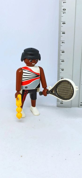 Homme sportif joueur de tennis avec raquette et balles  playmobil