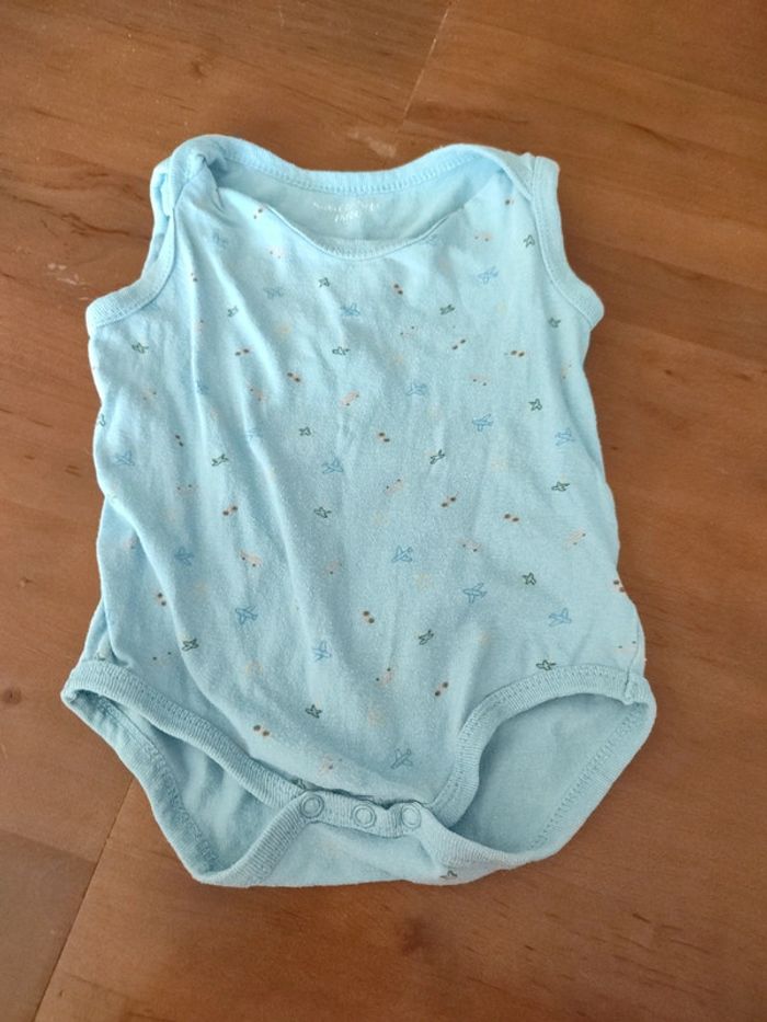 Body bébé 12 mois très bon état