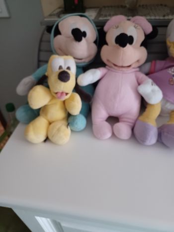 Lot 4 peluches Disney
