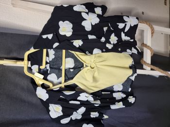 Top Kiabi taille 12 ans (débardeur + chemisette)