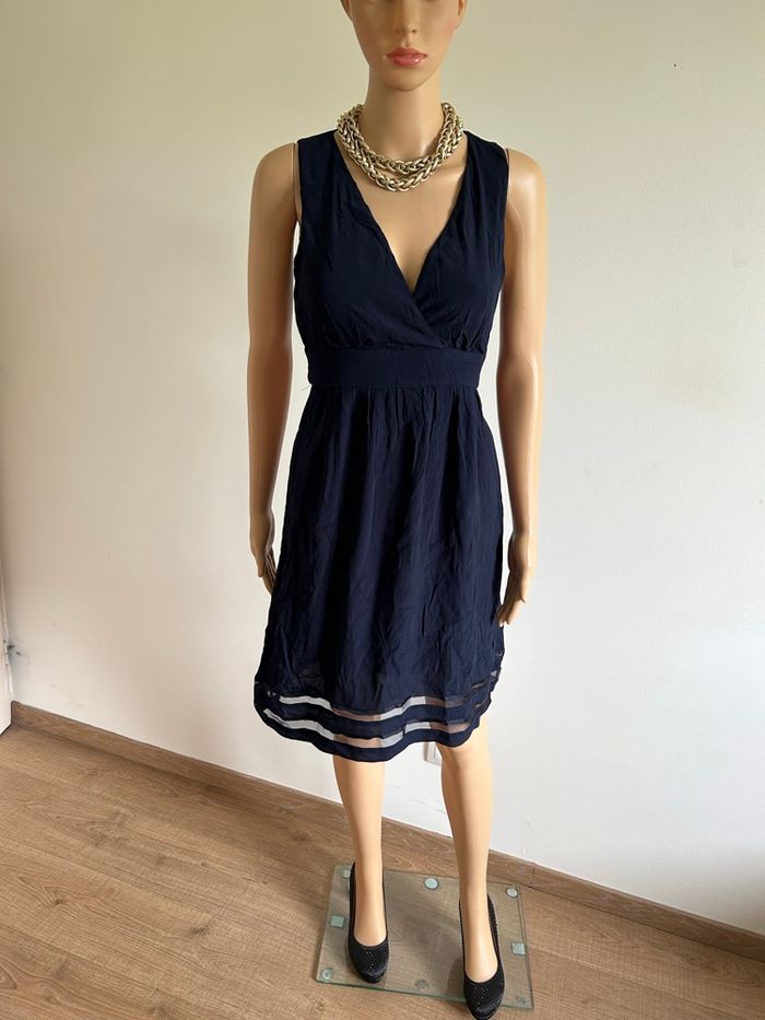 Robe bleue marine sans manches Naf Naf taille 38 TBE - photo numéro 3