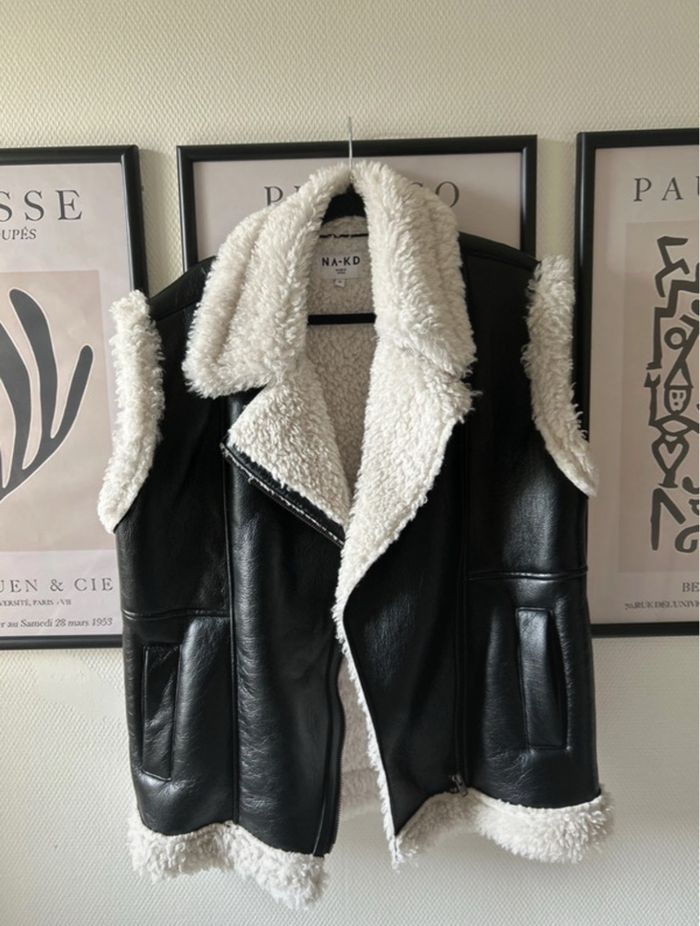 Veste sans manches en fausse fourrure