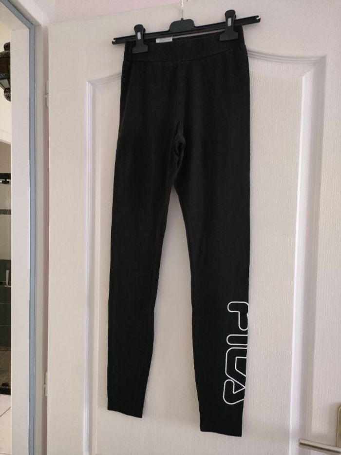 Legging fille FILA taille XS en très bon état