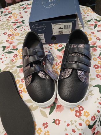 Chaussure pied large  marque podowell 