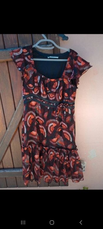 Robe femme xanaka taille 40 avec manches en voile volant et bas