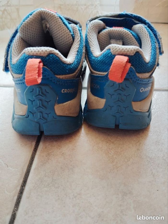 Baskets garçon Decathlon Quechua pointure 26 - photo numéro 4